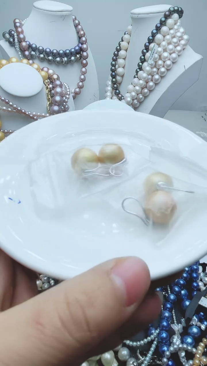 【闪购商品】淡水珍珠颈饰钛钢85