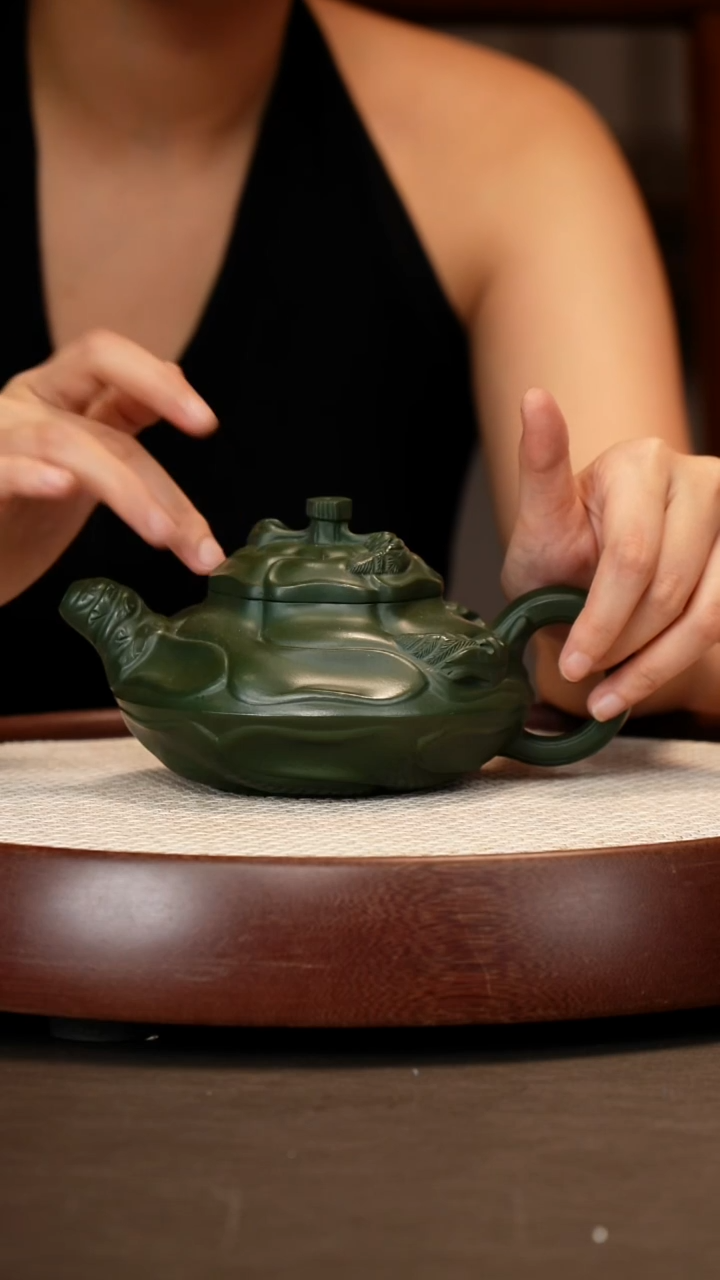 茶壶紫砂【鲍宜明】风卷葵 450cc