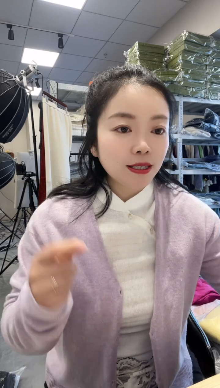 【闪购商品】子悠V领紫色子悠V领