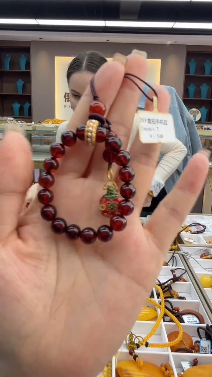 琥珀颈饰未镶嵌236秒拍号 假一罚三 