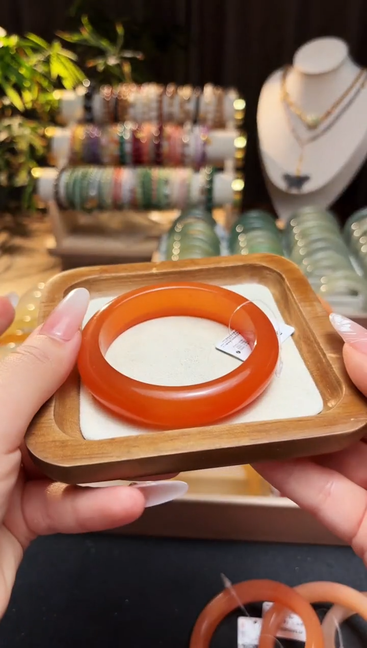 未镶嵌手镯石英质玉嗷****?57