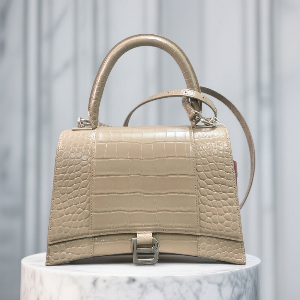 95新 Balenciaga/巴黎世家 奶茶色鳄压沙漏1828 3923