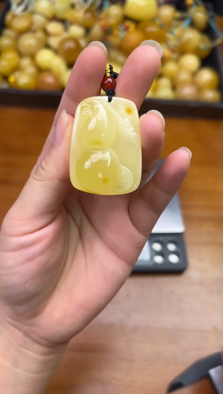 裸石琥珀未镶嵌蜜蜡吊坠