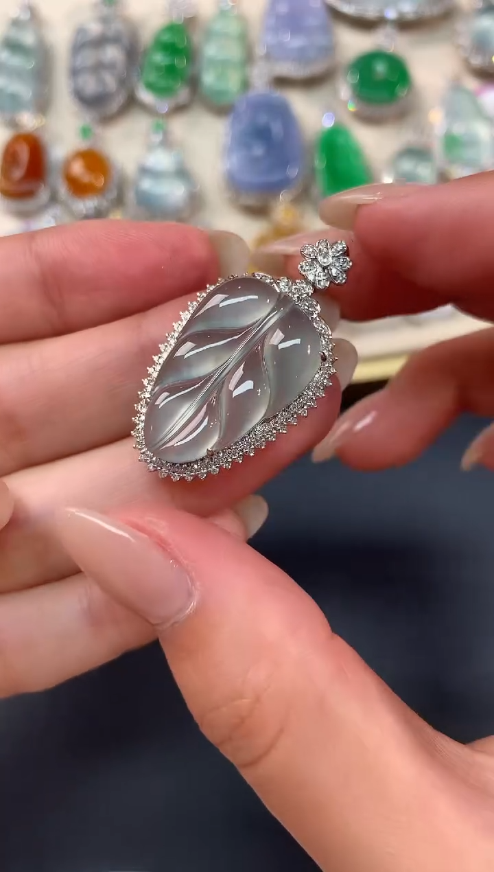 【闪购商品】翡翠吊坠(不含链)18K金镶嵌A72|9800