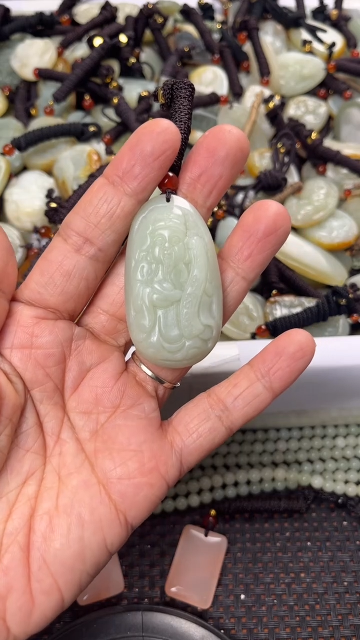 【闪购商品】和田玉颈饰未镶嵌多样性发货没有证书拍一发一有瑕