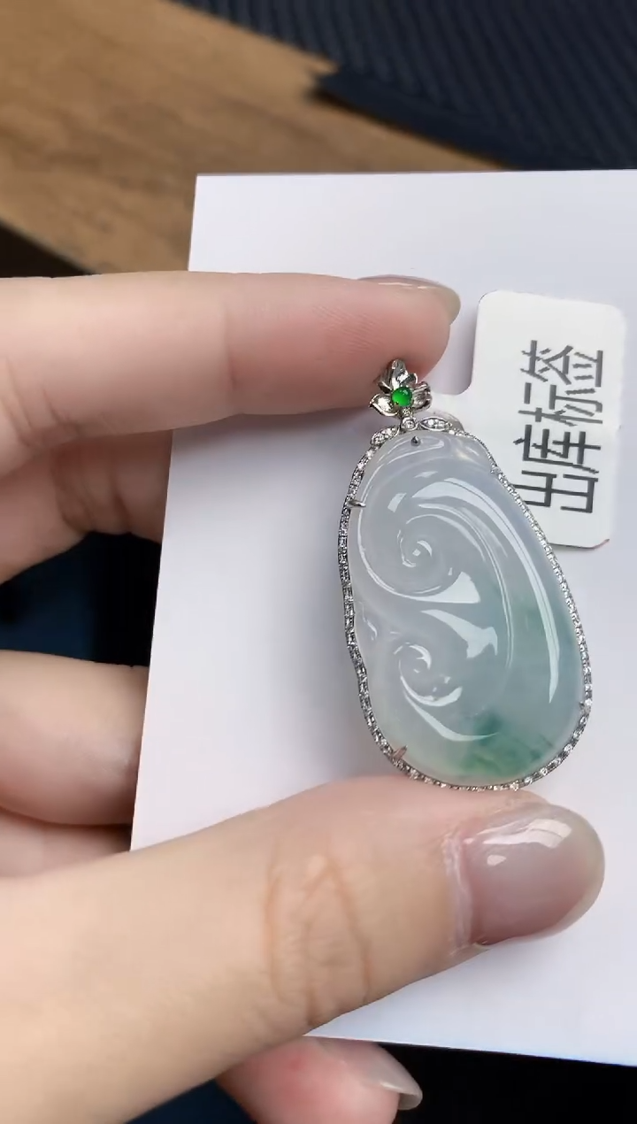 【闪购商品】翡翠颈饰18K金镶嵌天然翡翠A货