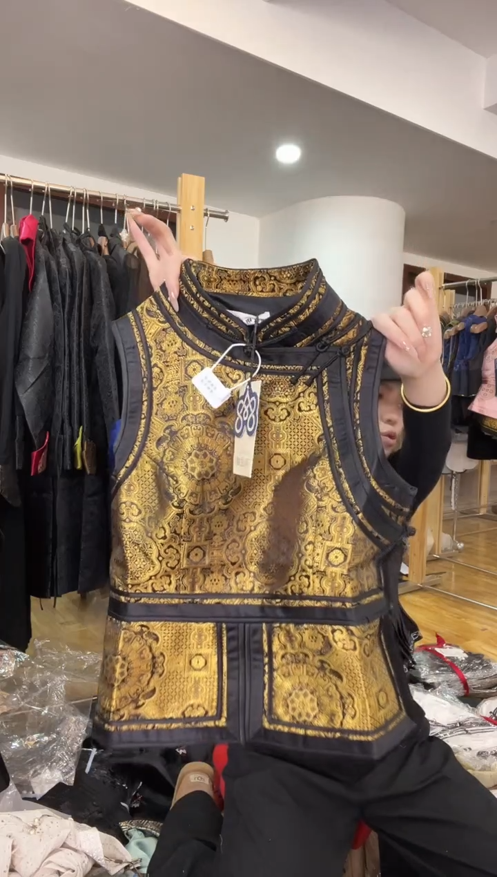 S码         95斤  马甲