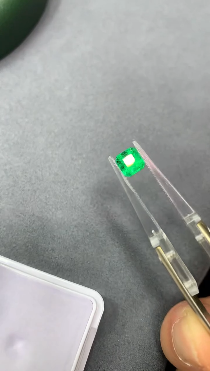 【闪购商品】祖母绿裸石未镶嵌1.1ct  