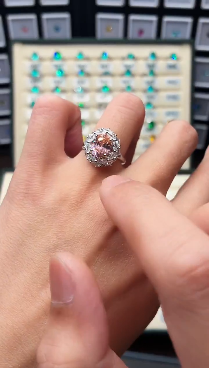 无925银轻奢围镶粉橙色女神戒