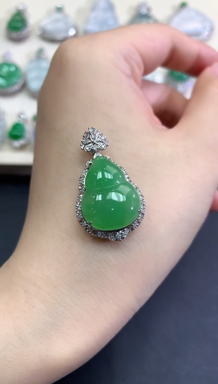 【闪购商品】翡翠18K金镶嵌颈饰B80