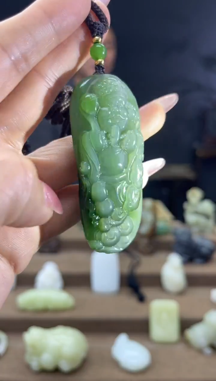 颈饰未镶嵌和田玉1