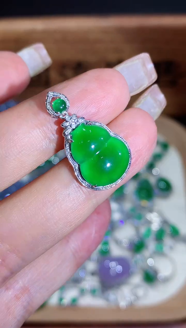 翡翠18K金镶嵌吊坠(不含链)25团购多样性发其一