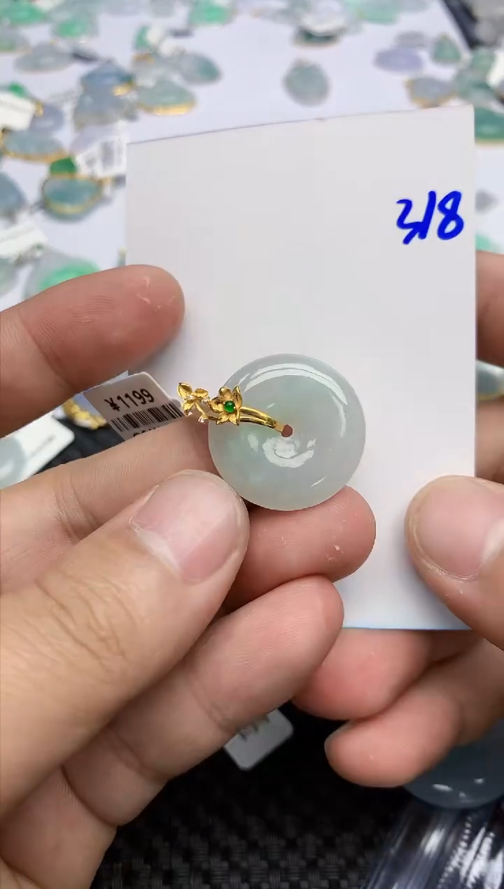 【闪购商品】翡翠颈饰18K金镶嵌天然翡翠A货