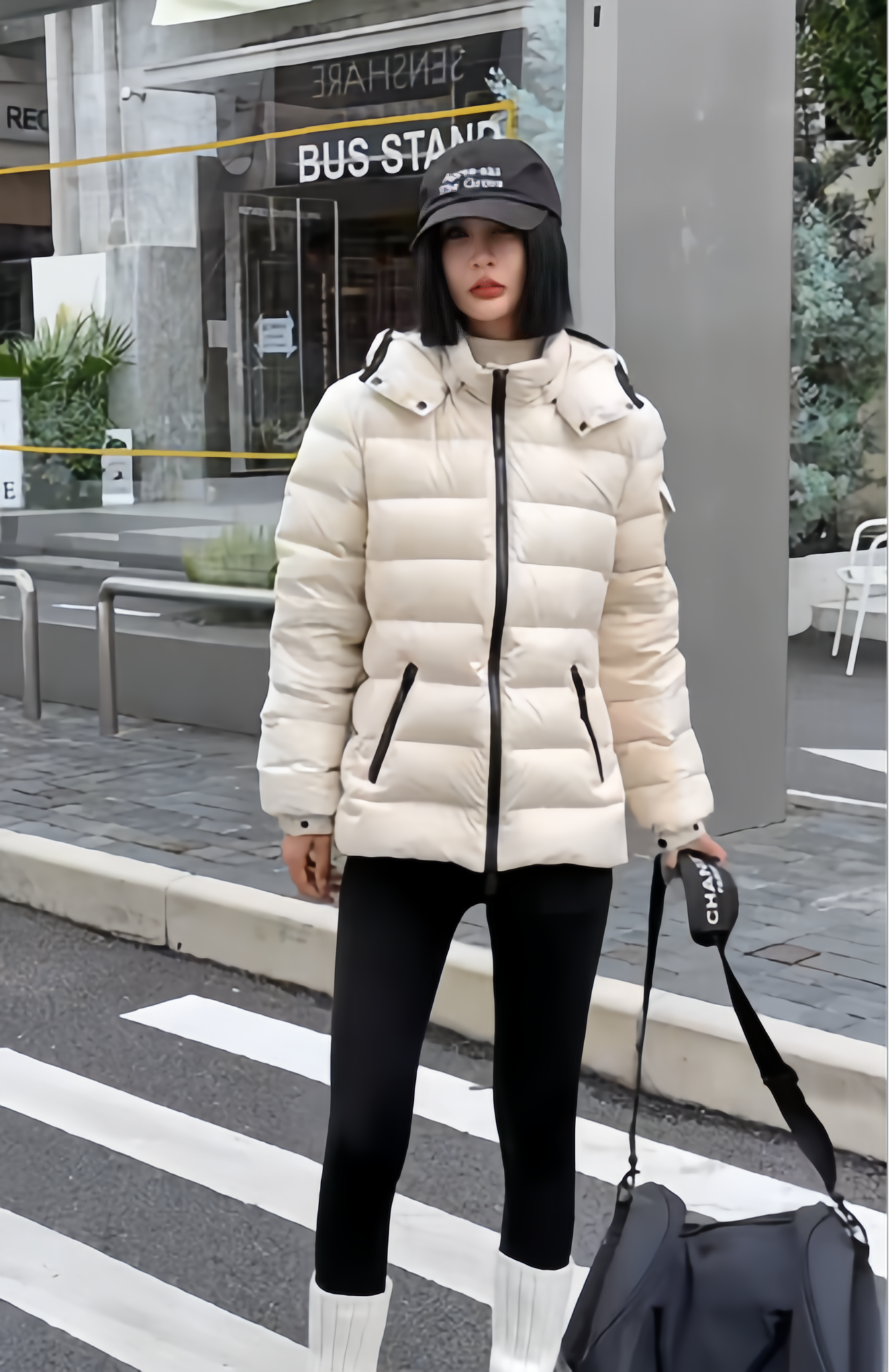 95安心绒排骨长袖连帽可拆卸95白鸭绒女款羽绒服