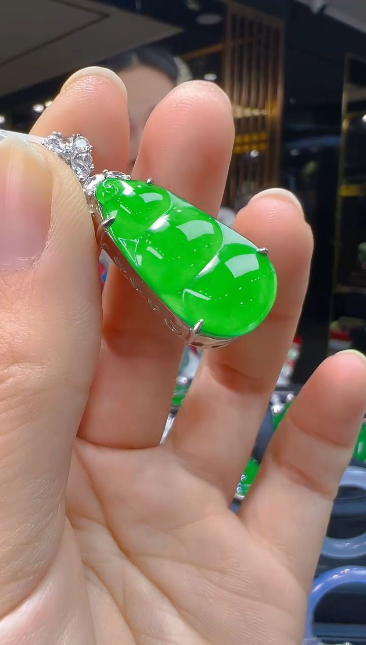 吊坠(赠链)银S925镶嵌翡翠015(多样性发货发其一)