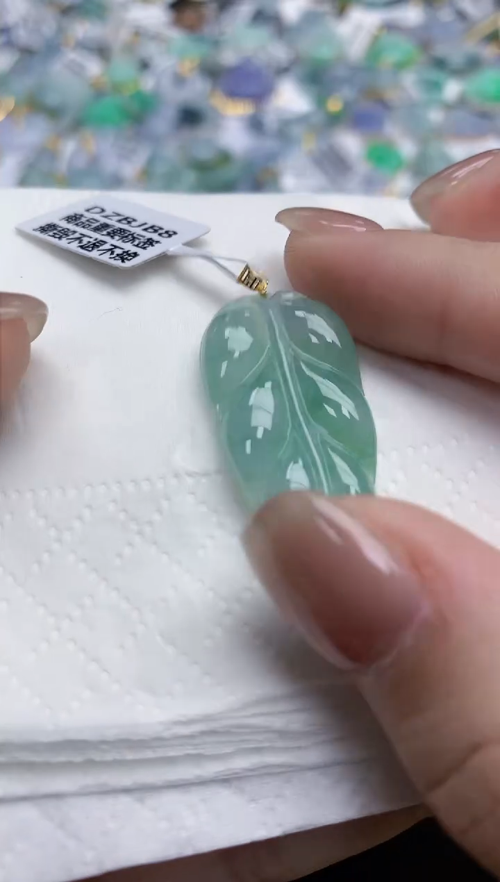 【闪购商品】翡翠颈饰18K金镶嵌天然缅甸翡翠A货