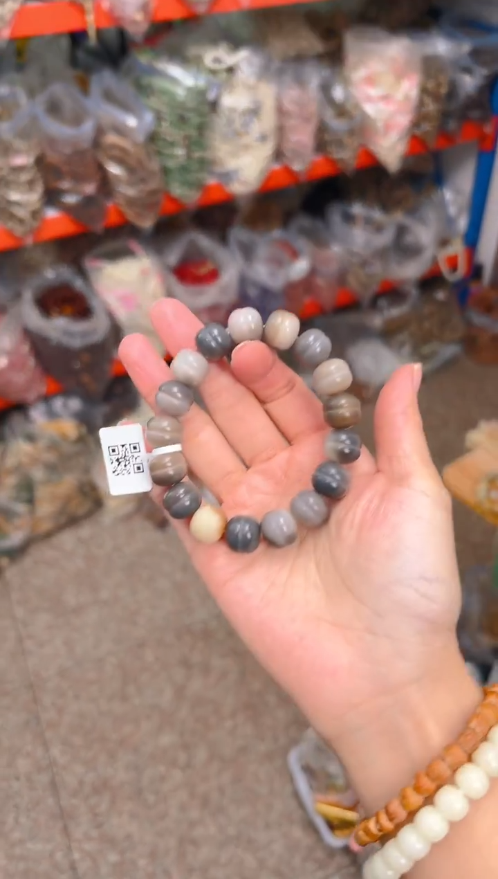 吊坠菩提根/象牙果三花汉堡单圈