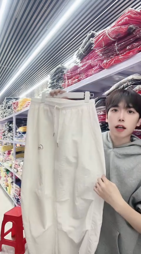 闪电购精品女装2615白M