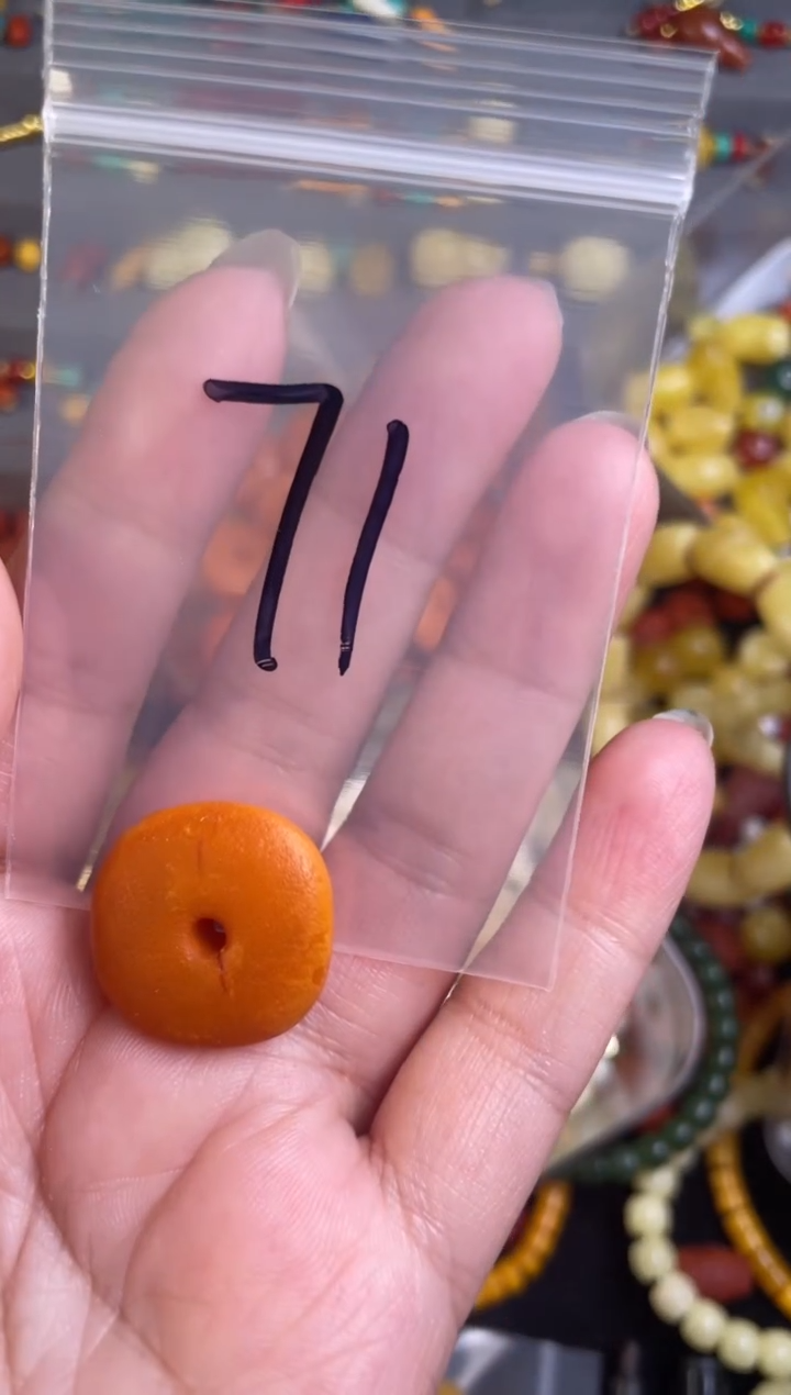 【闪购商品】琥珀裸石未镶嵌多样性发货