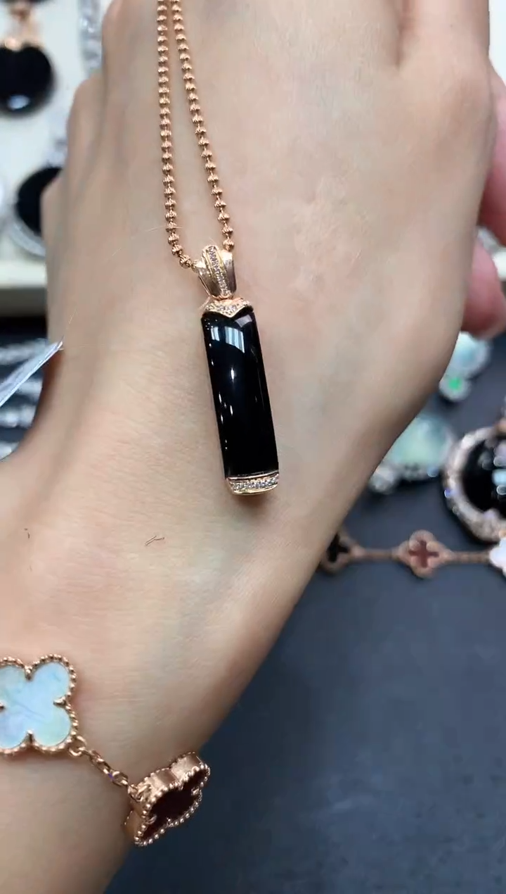 【闪购商品】翡翠吊坠(不含链)18K金镶嵌q16无鉴赏