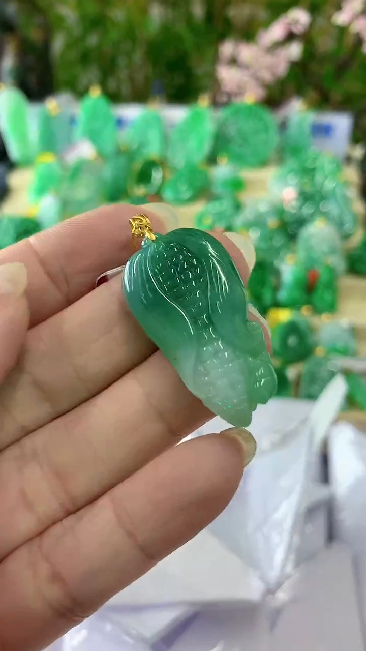 【闪购商品】翡翠颈饰18K金镶嵌挂件