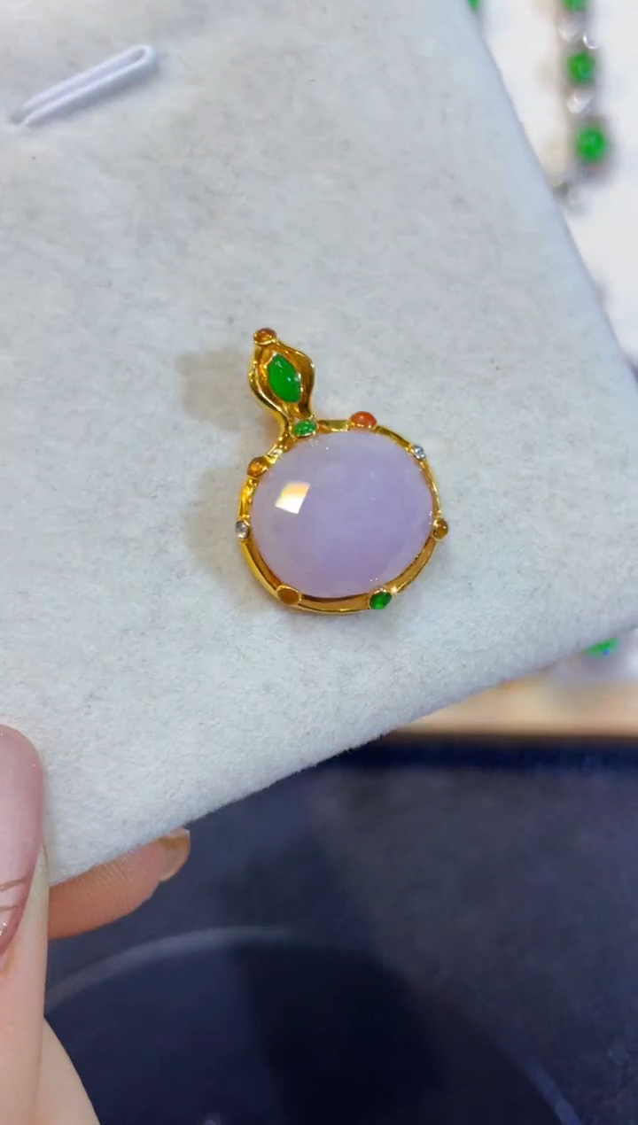 吊坠(不含链)18K金镶嵌翡翠团购19