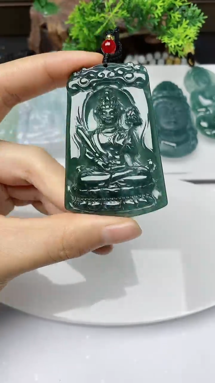 【闪购商品】翡翠颈饰未镶嵌        