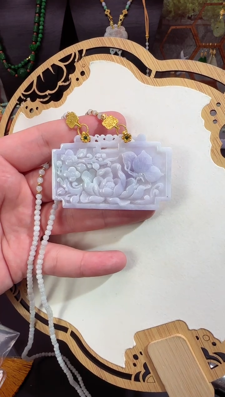 【闪购商品】翡翠颈饰未镶嵌牌子