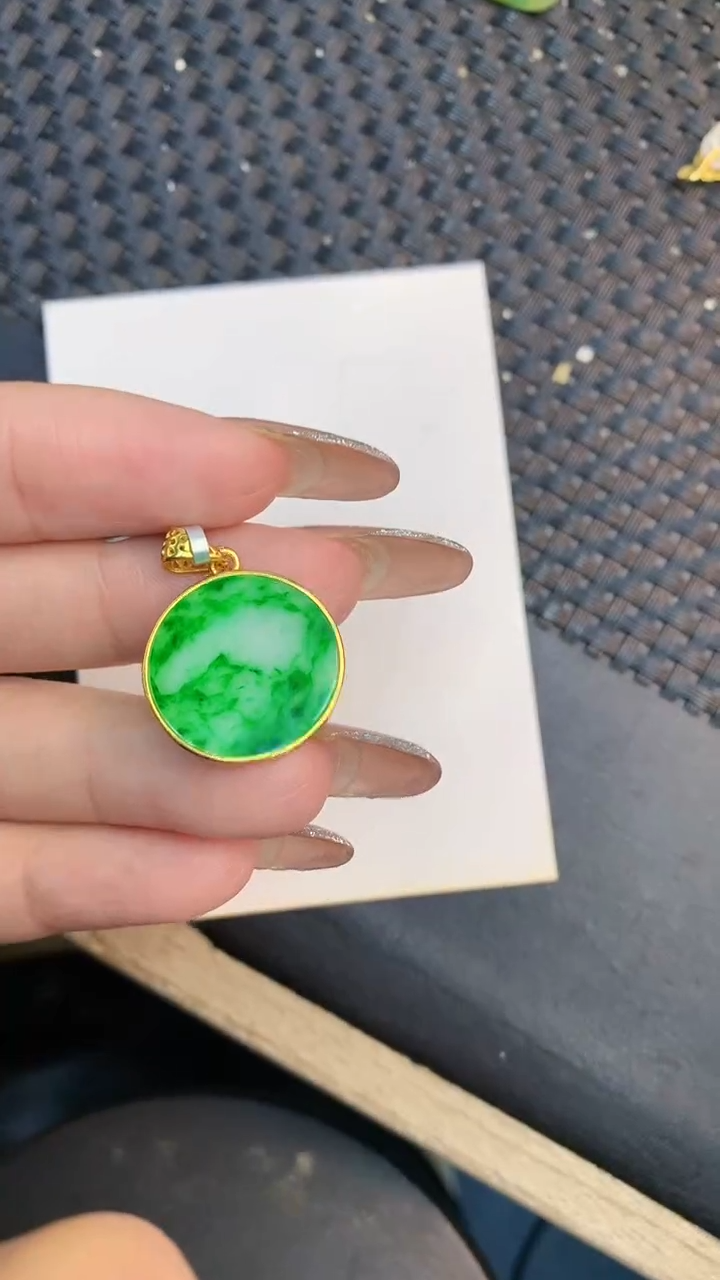 颈饰未镶嵌翡翠1