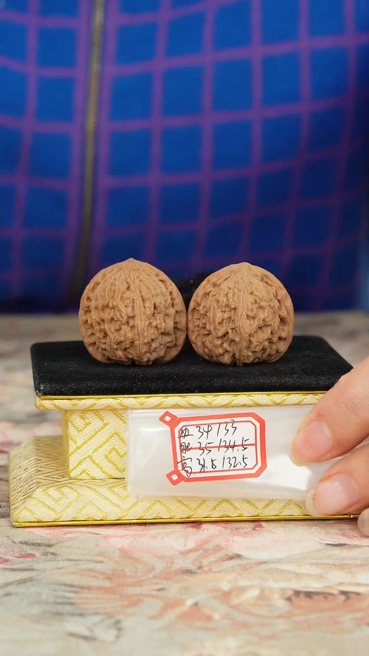 【闪购商品】文玩核桃把件密纹狮子头