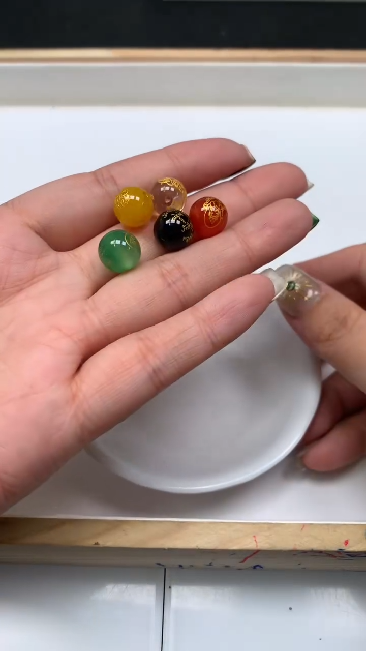 未镶嵌散珠玛瑙/玉髓A949 五路财神10mm一套（5个）8元