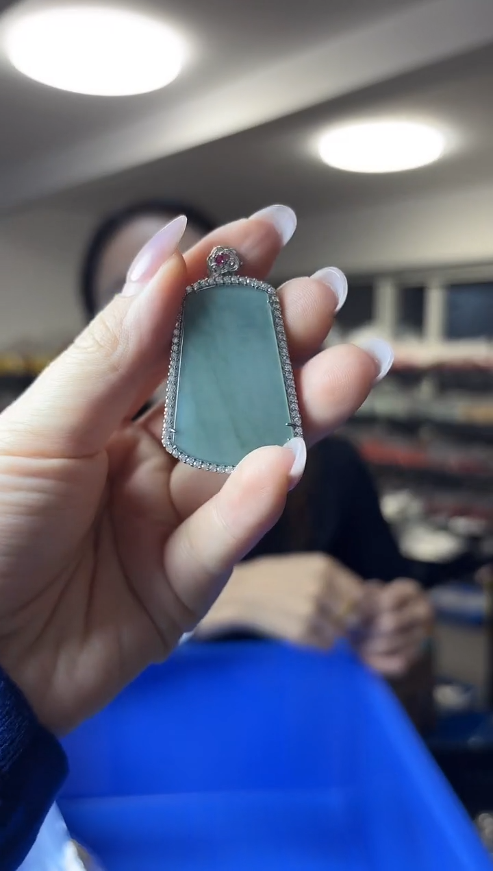 颈饰未镶嵌翡翠（多样性发一件）