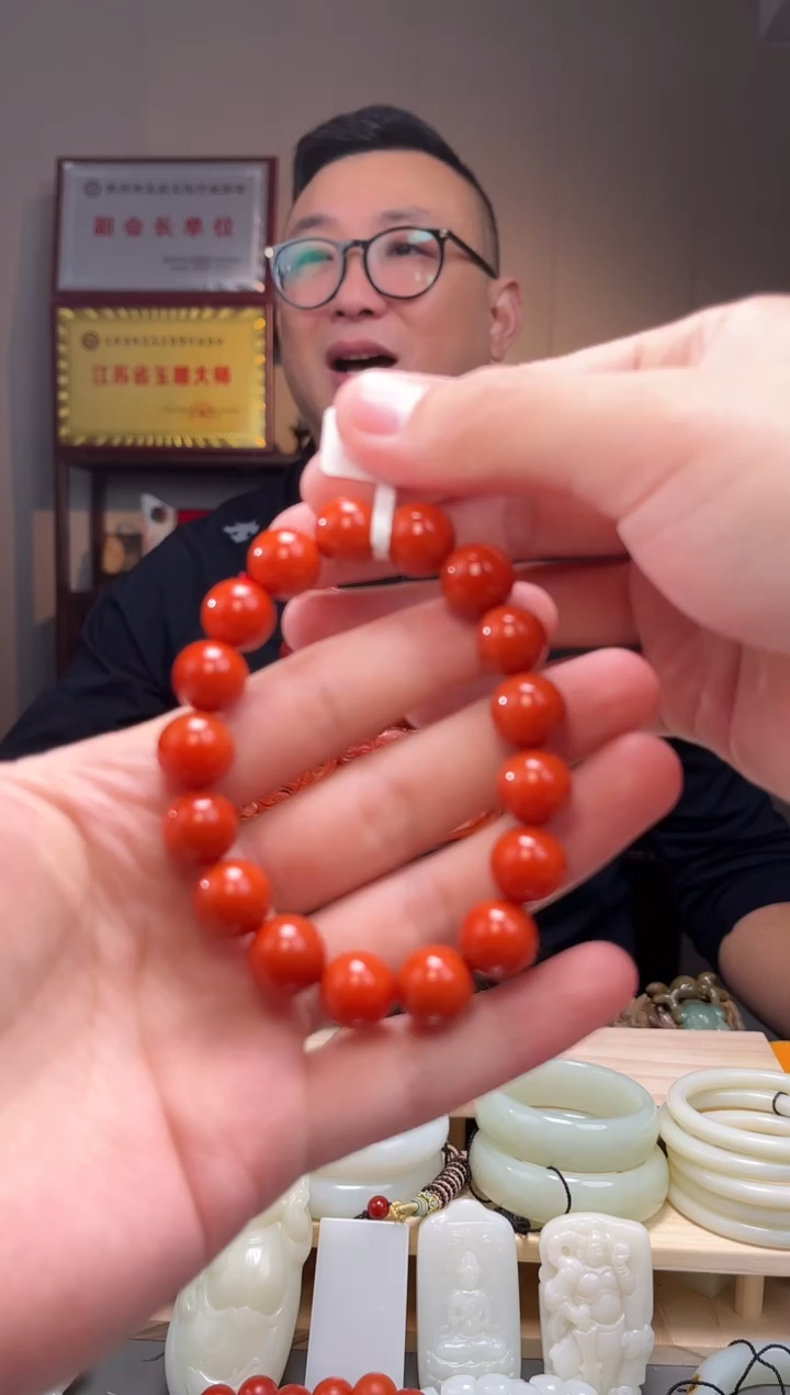 颈饰未镶嵌南红玛瑙吊坠