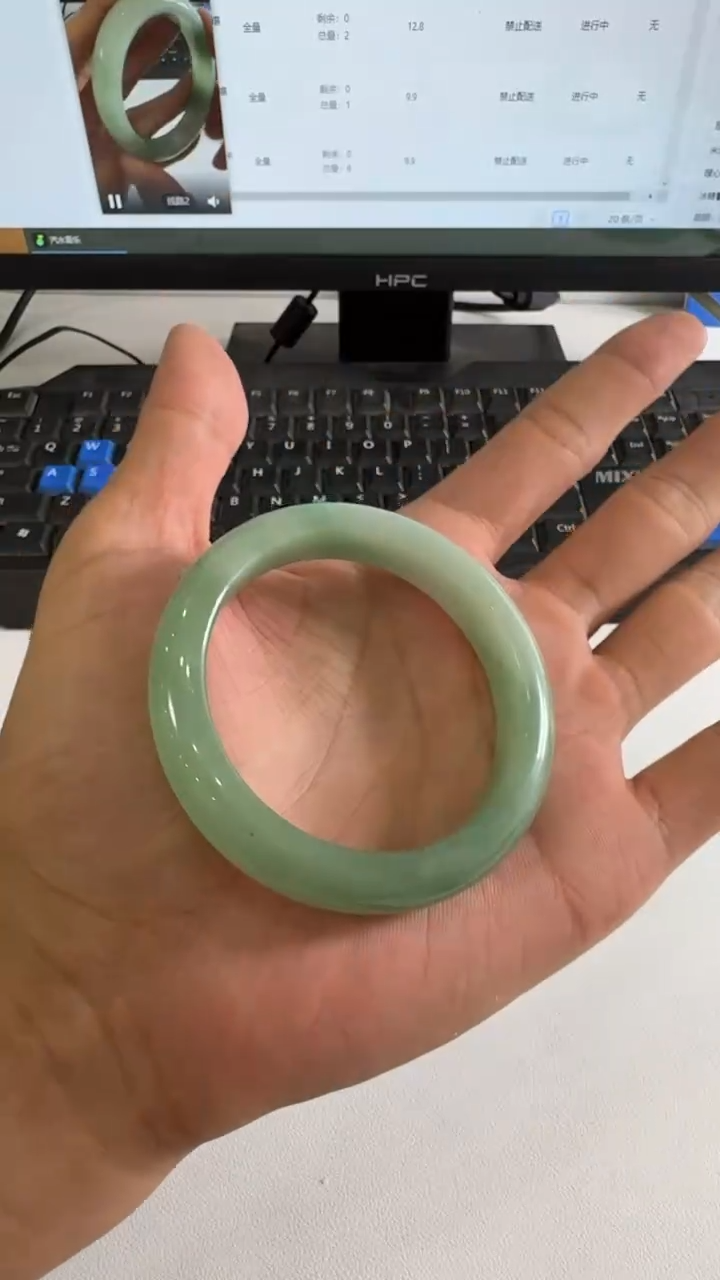 石英质玉手镯未镶嵌圈口55