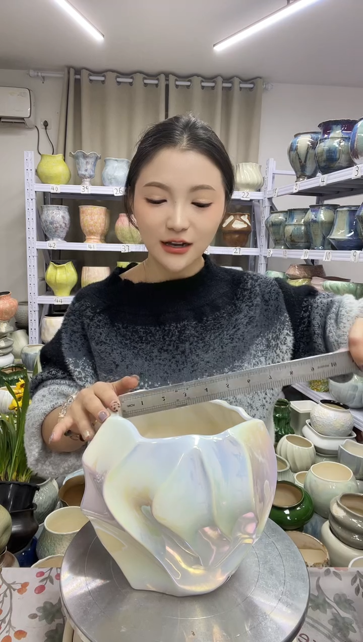 【花盆链接】  高 ：20 口：15