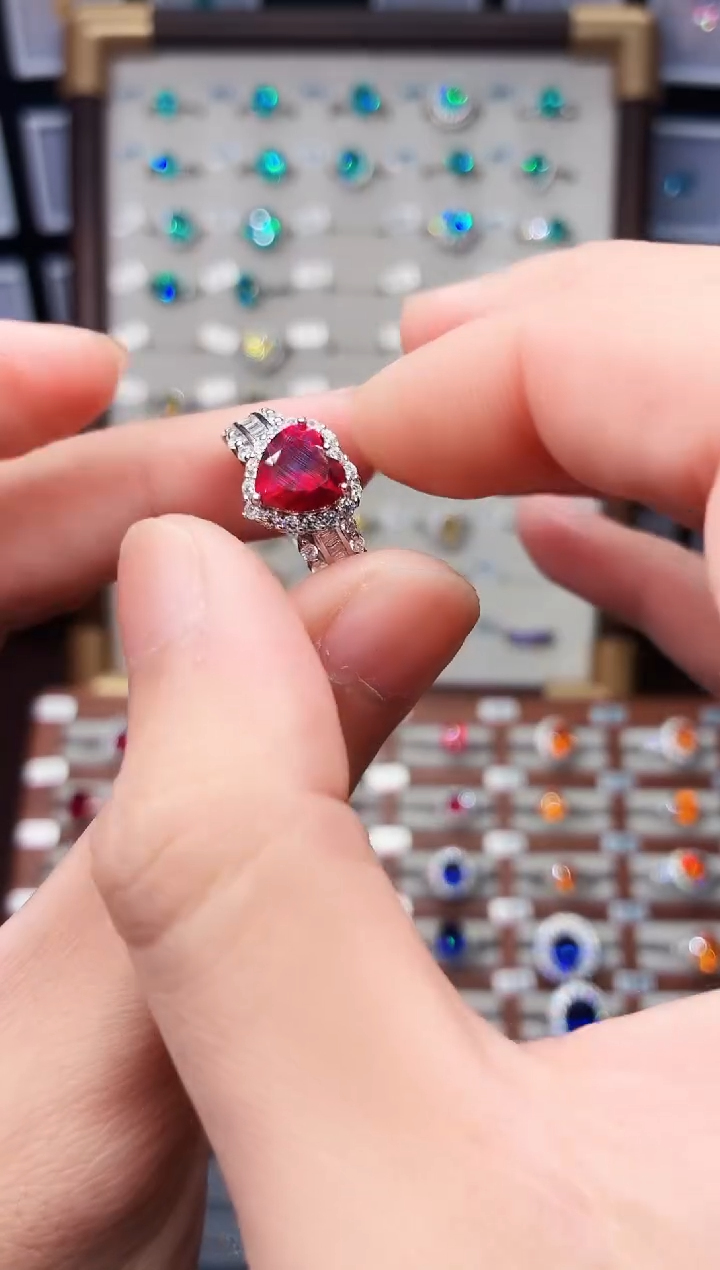 银S925镶嵌戒指红宝石1111