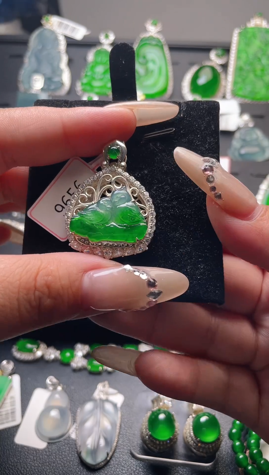 【闪购商品】翡翠颈饰银S925镶嵌天然A货翡翠