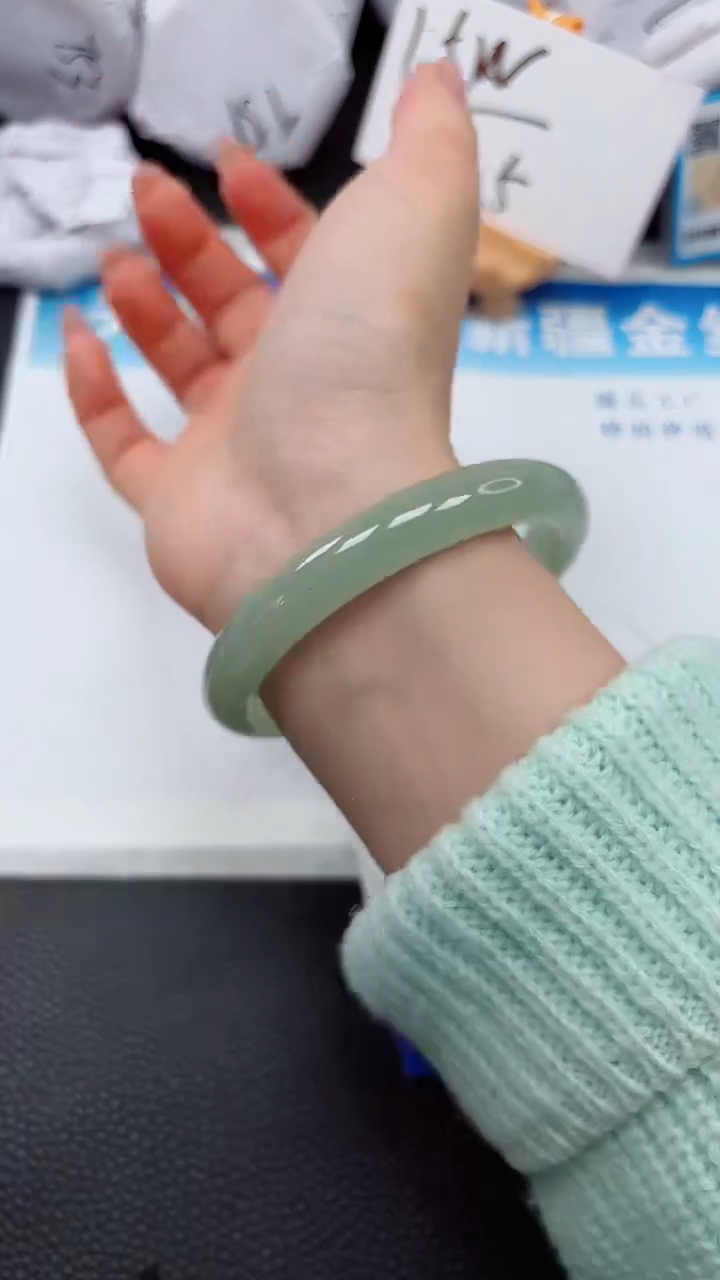 【闪购商品】石英质玉手镯未镶嵌211
