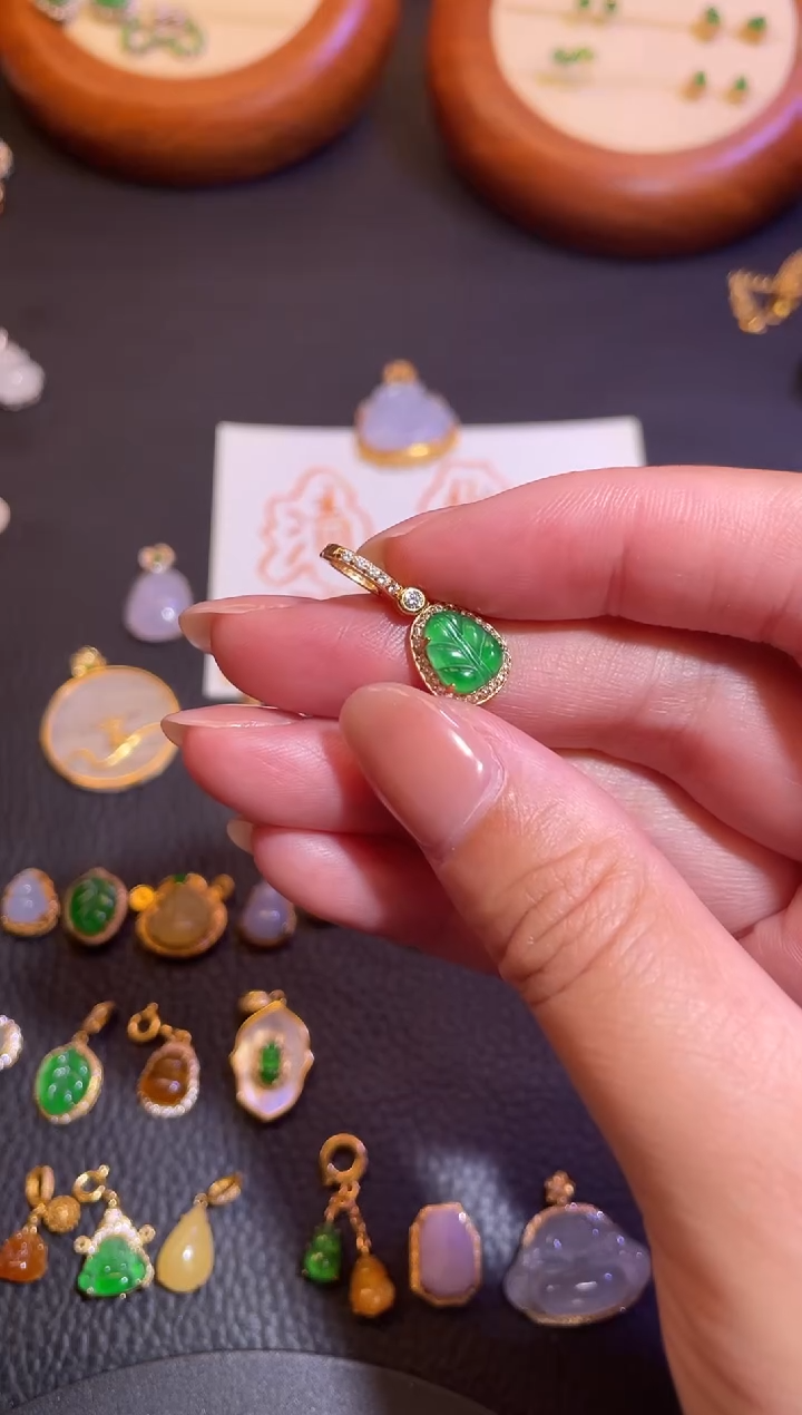 颈饰银S925镶嵌翡翠a货翡翠