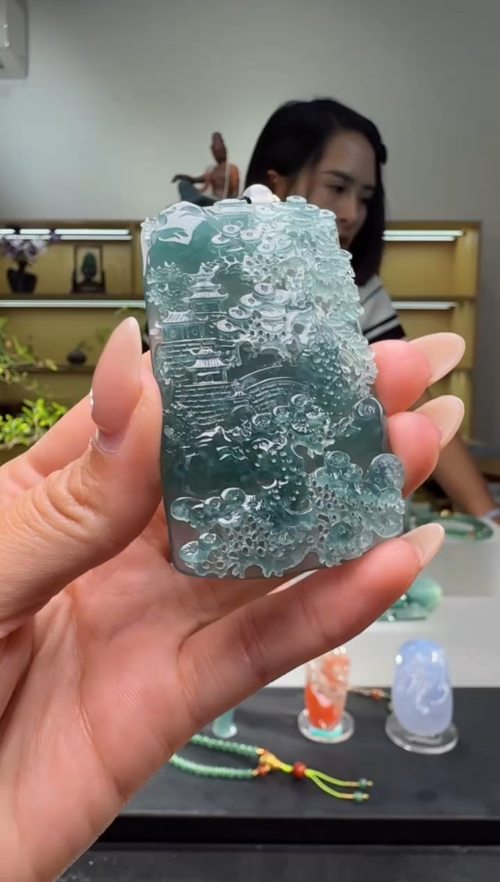 吊坠(不含链)未镶嵌翡翠山水（多样性发其一）