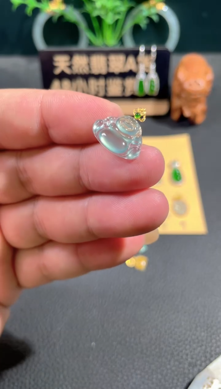 颈饰18K金镶嵌翡翠翡翠