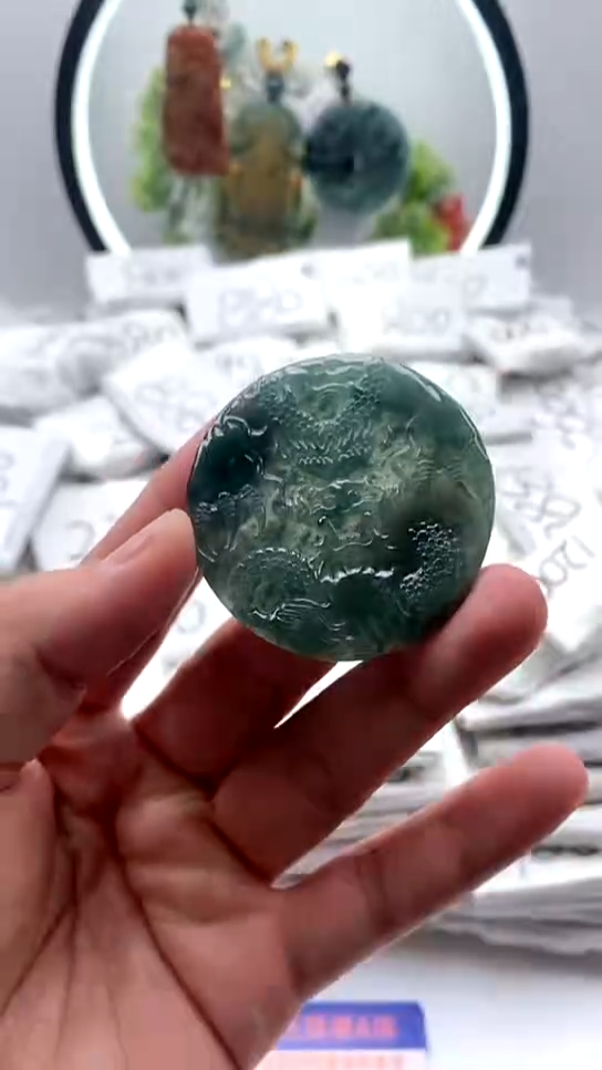 【闪购商品】翡翠颈饰未镶嵌龙牌【品质一般能接受再拍】