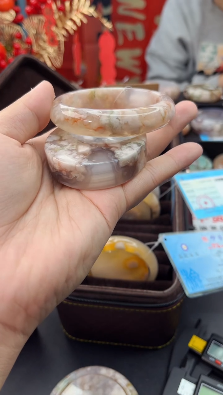 【闪购商品】石英质玉手镯未镶嵌赠送镯心（59圈口）