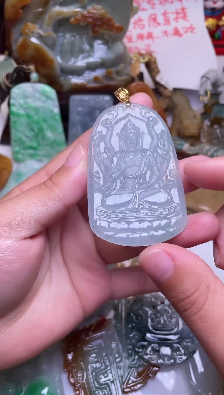 颈饰未镶嵌翡翠千手观音