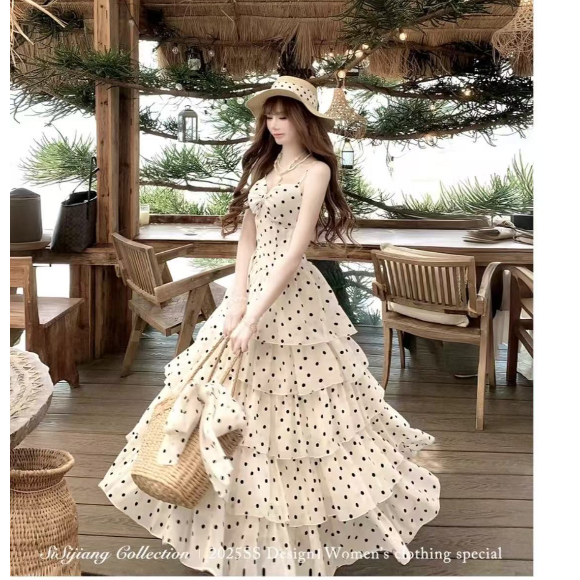 法式高级感无袖v领吊带连衣裙女夏温柔白色波点海边度假蛋糕长裙