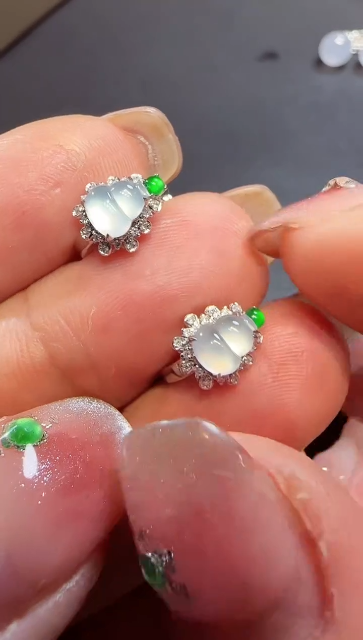 【闪购商品】翡翠耳饰18K金镶嵌葫芦