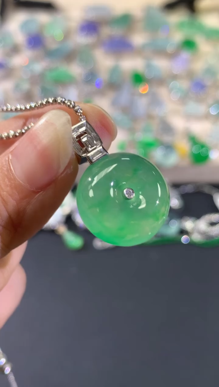 吊坠(不含链)18K金镶嵌翡翠齐****娃A470|128000