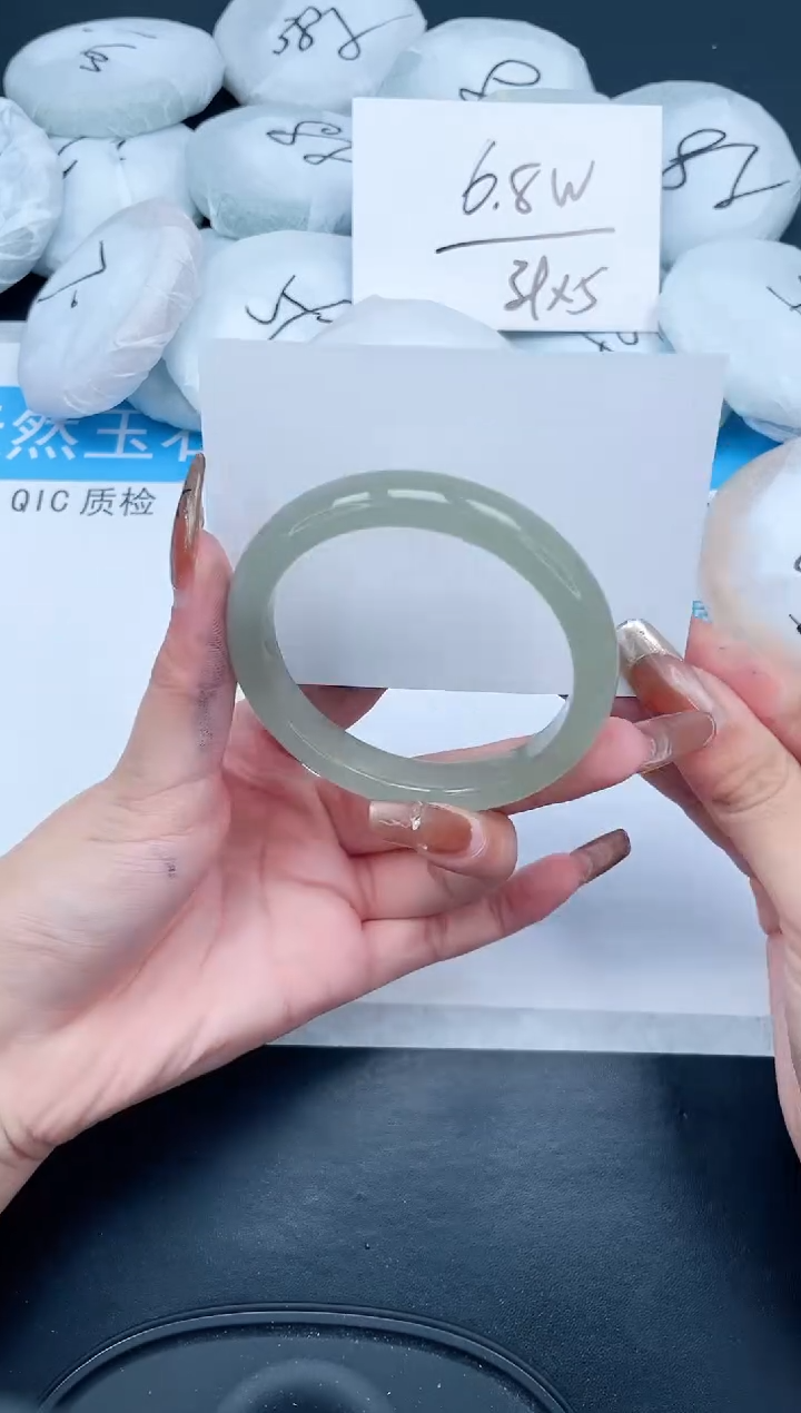 【闪购商品】石英质玉手镯未镶嵌549-53