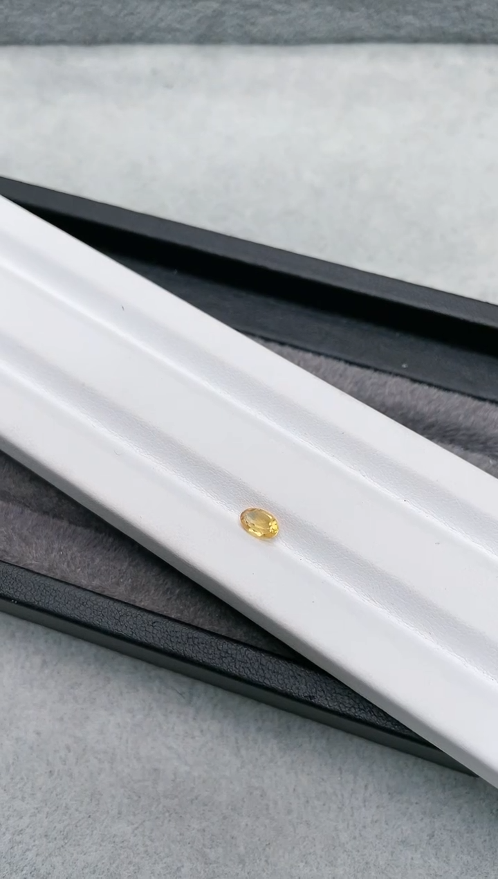 【闪购商品】黄晶裸石未镶嵌4*6mm