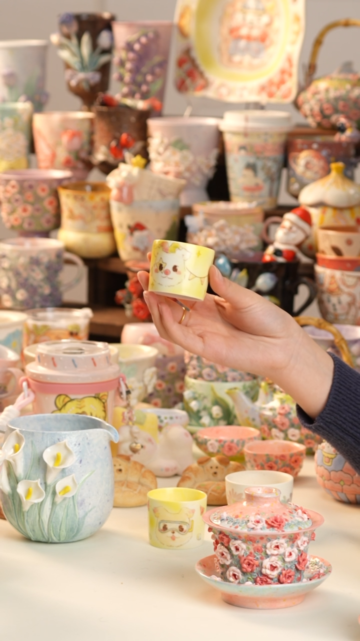 摆件陶景德镇釉下彩手绘设计师款陶瓷